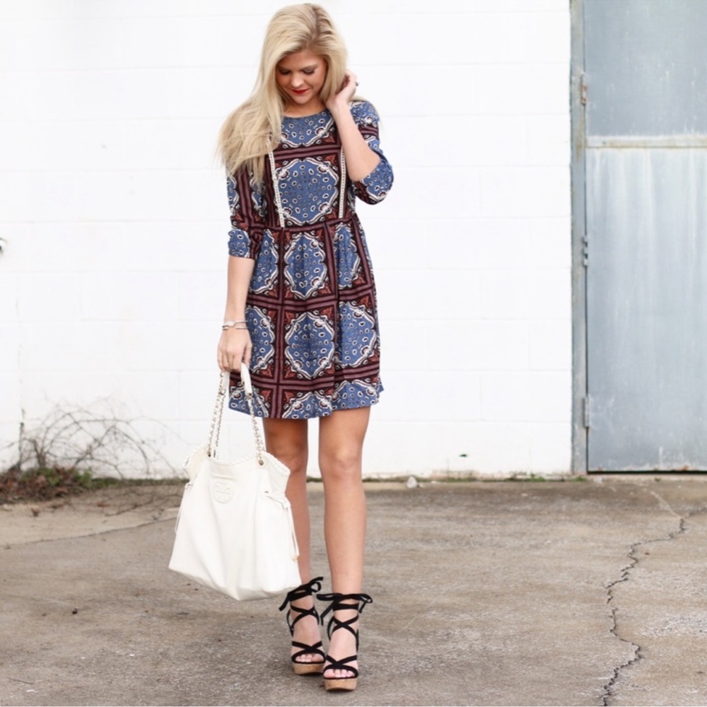 Sadie Robertson Wild Blue Printed Dress Size XS